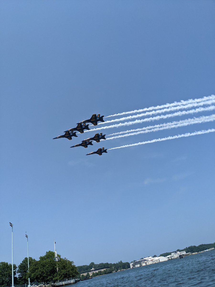 beachnative27's tweet image. Highway to the DANGER ZONE!!! ... Don't lie, you know you were feeling the Top Gun vibes ;)
.
.
.
.#breathedeepletgotrustgod #blueangels #annapolis #usnavalacademy #commissioningweek #gonavybeatarmy #gonavy #topgun #dangerzone #nagativeghostriderthepatternisfull