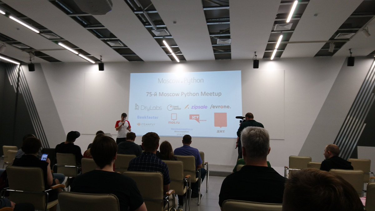 summerstyle's tweet photo. Первый за долгое время,  Moscow Python Meetup 75,  на ВДНХ https://t.co/u4ceQjYATH
