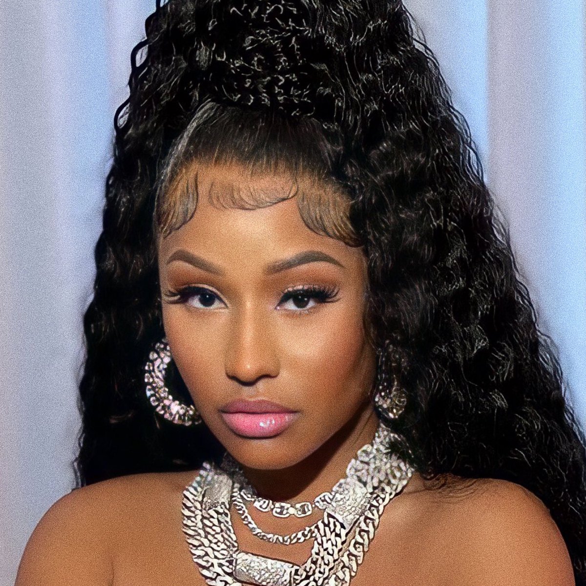 nmcaviar's tweet photo. Thank you for following me @NICKIMINAJ. You’re everything for me, Queen! 👑💚 https://t.co/NYgLSNdqp3