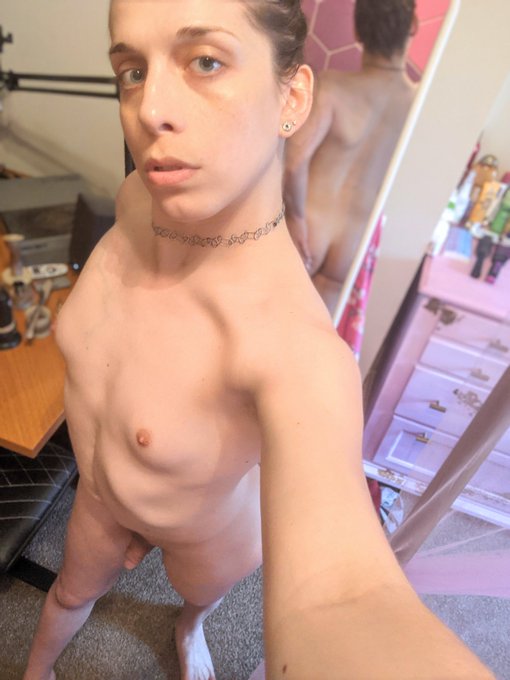 Need someone to lotion all the places I can't reach 😉 https://t.co/IKeHJCtd4f