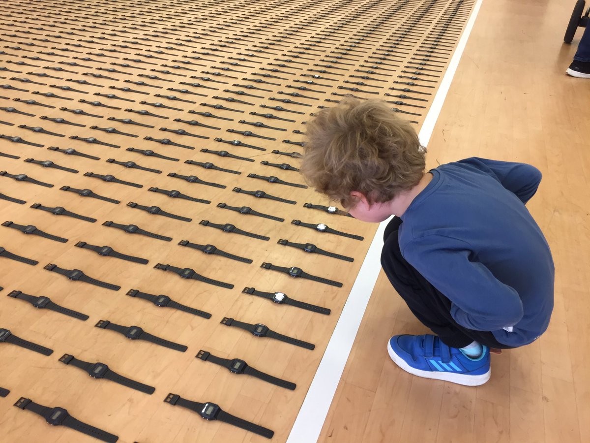 DennisBaileyPLU's tweet photo. #TakingTheTime @WellingtonShops Been across this PM with Moosons (Grandsons) Albie & Clark & our Nat @natcupcakequeen and @denisebailey59 Dead Smart art/ performance installation by @GillianLees and @Adam_Y . Try and get down between now and Noon Friday https://t.co/hc71FxvKzx