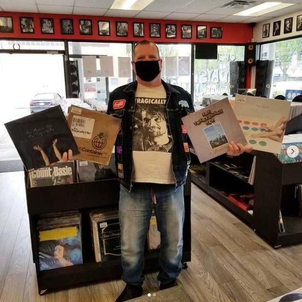 daveyboy604's tweet photo. different stores, different days, different jean jackets .,. same goal.,#BuySomeMerch, especially vinyl.,. until concerts return it is our best way to support our fave bands., thanks Red Rum Records &Vinyl bar, in both New West & White Rock.,. the Cloverdale shop is next.,.L0L https://t.co/ANMZdAyQT4