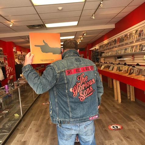 daveyboy604's tweet photo. different stores, different days, different jean jackets .,. same goal.,#BuySomeMerch, especially vinyl.,. until concerts return it is our best way to support our fave bands., thanks Red Rum Records &Vinyl bar, in both New West & White Rock.,. the Cloverdale shop is next.,.L0L https://t.co/ANMZdAyQT4