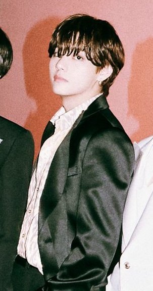 _Army19_'s tweet photo. He is just damn hot 🤒🥵💜
#방탄소년단 #KimTaehyung #INSTAGRAMKINGV https://t.co/KGOnlM87cI