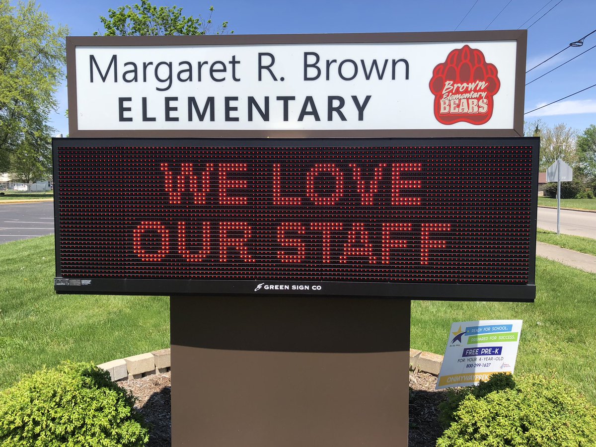 BrownElementar1's tweet photo. Congrats to our 2021 Retirees. Ms. Schlatterer, Mrs. K. Thurston and Mrs. Wright!!!! We appreciate ALL you have done for our students!!! https://t.co/bH0tl3b4QV