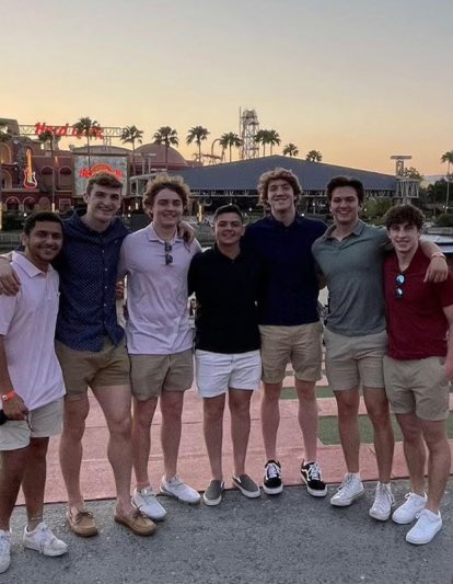 MWHSactivities's tweet photo. 🟢Millard West Class of 2021🟢
Come dunk these guys at the Senior Street Party after graduation rehearsal at Baxter Arena tomorrow! Free food, DJ and dunk tank. 💦 #Classof2021 https://t.co/lK44vzNsaf
