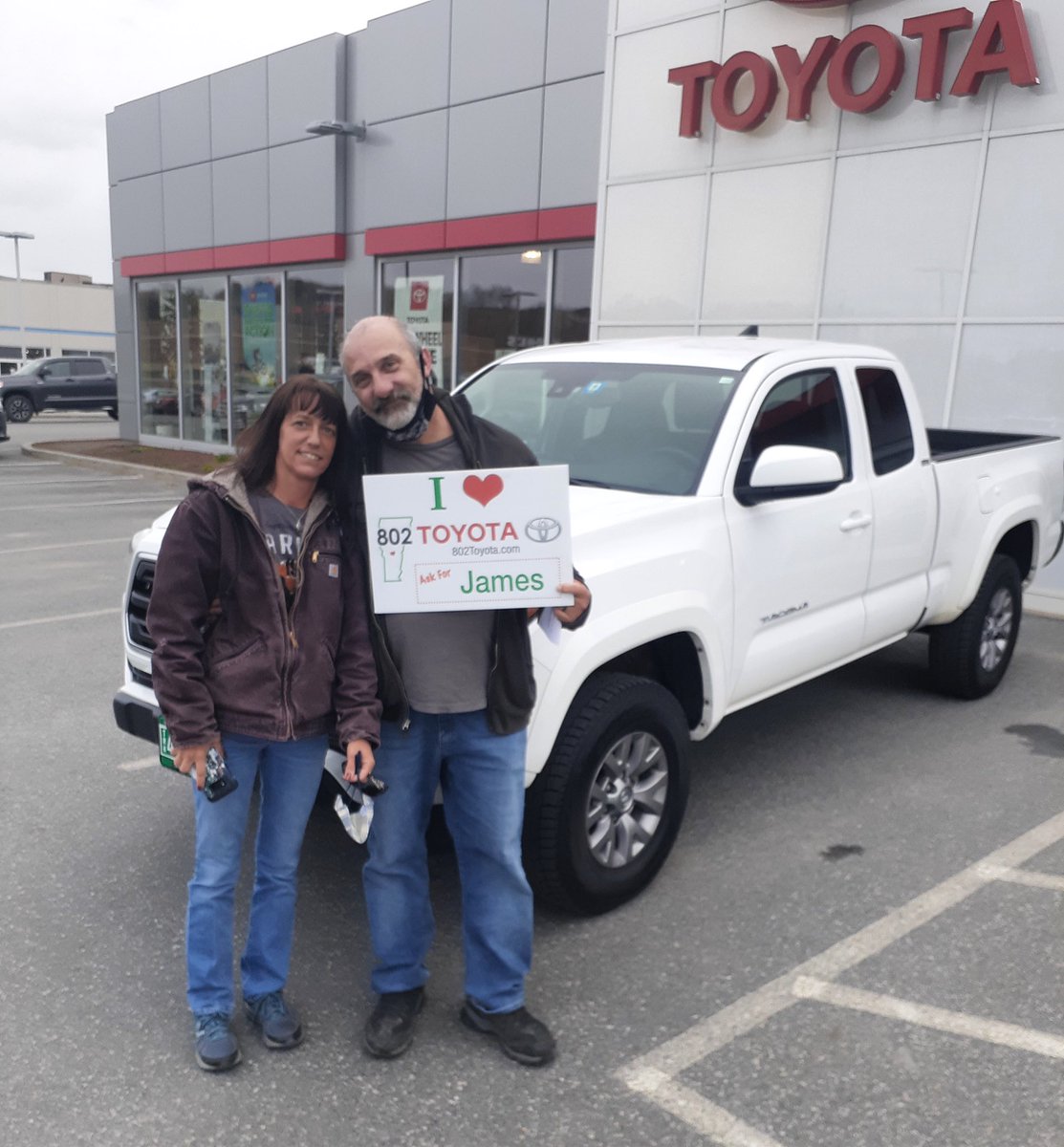 A big thanks to John, who just took a safe delivery of this 2018 #ToyotaTacoma from James Brown!

Be sure to #AskforJames by calling (802)224-7241, or email jabrown@802cars.com
💪❤️🚙🏥💯
#vermontstrong #ilove802toyota #stayhealthy #staysafe