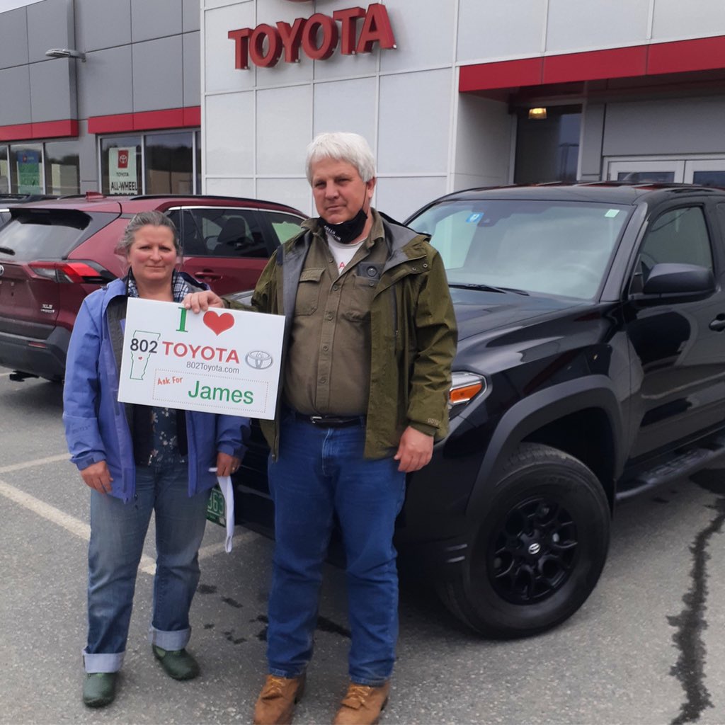 A big thanks to Christiane, who just took a safe delivery of this 2021 #ToyotaTacoma SX from James Brown!

Be sure to #AskforJames by calling (802)224-7241, or email jabrown@802cars.com
💪❤️🚙🏥💯
#vermontstrong #ilove802toyota #stayhealthy #staysafe