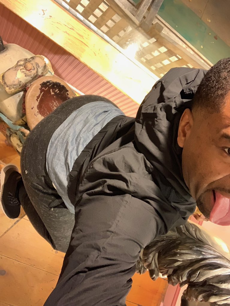 darelljsings's tweet photo. #tbt Cuttin up at this thowback ass ice cream shop in Martha’s Vineyard!! #pony #ginuwine #uponit https://t.co/ZpQN2N53tv