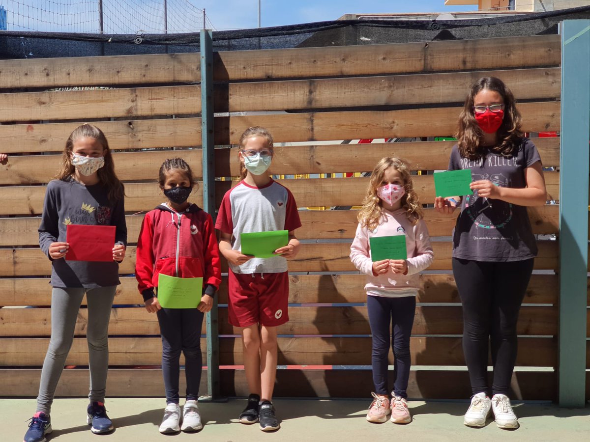 ampavedrunamalg's tweet photo. Aquí tenim les GUANYADORES del concurs de relats i poesia.

Felicitats a totes elles i us animem a què continueu escrivint.

Agrair la col·laboració l'Assumpta Mercader i de l'escola.

Gràcies a totes per fer-ho possible!

Foto cedida per @VedrunaMalgrat https://t.co/Tck9WaYTAu