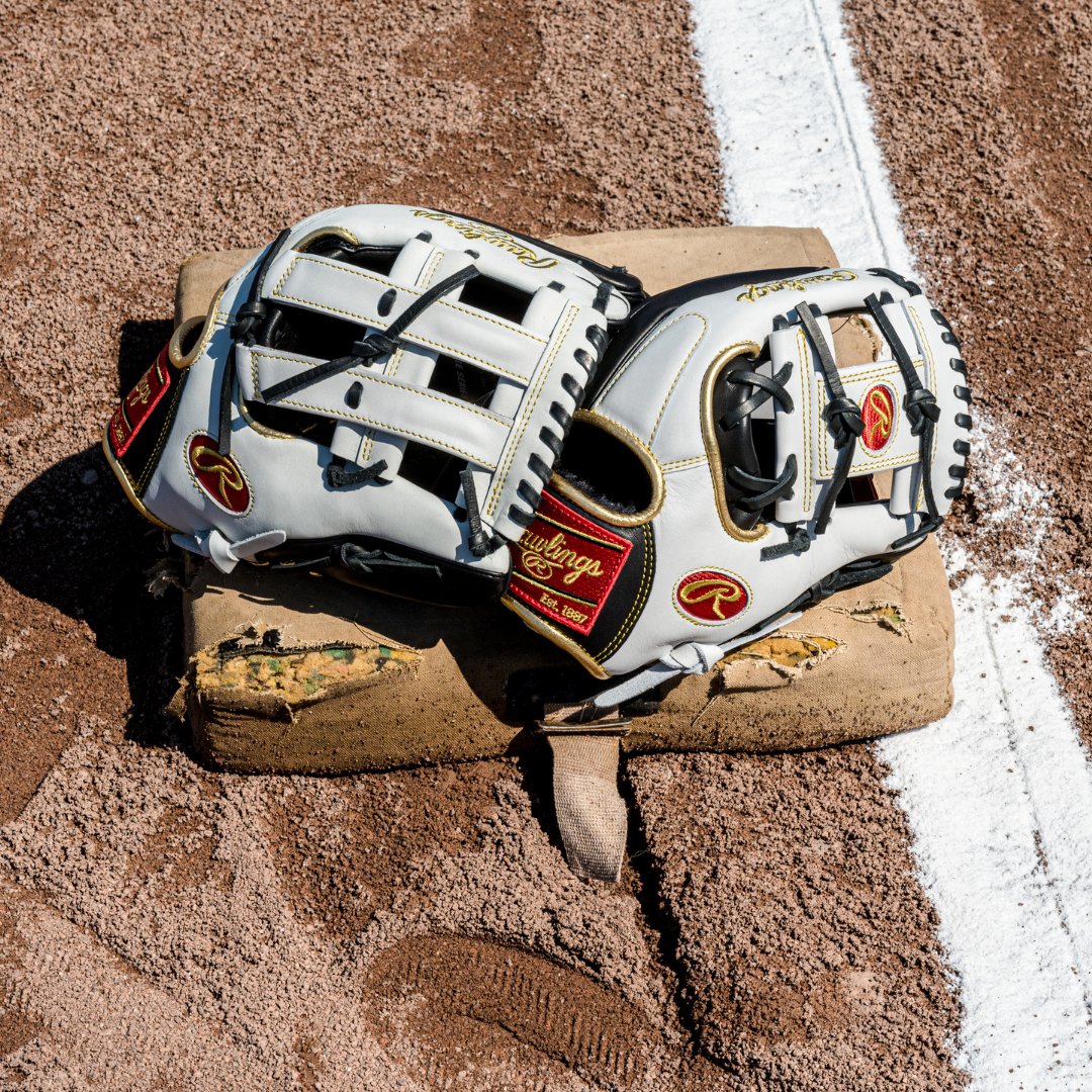 FrontRowSport's tweet photo. Designed for playmakers, the @rawlings_canada Encore gloves give
you the confidence to complete those tough plays! ⚾
Shop these awesome gloves at online!
-
-
-
#baseball #baseballglove #rawlings #rawlingsbaseball #rawlingsencore
#rawlingsencoregloves #rawlingscanada https://t.co/tRpbO0FjRg