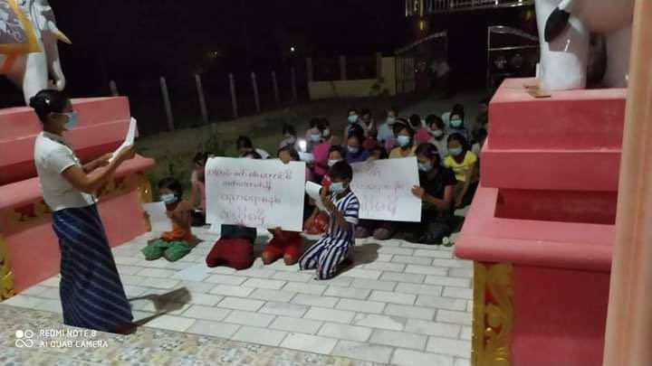 rachelsg4's tweet photo. In #Mandalay, a strike against military slavery education took place. #May27Coup #StopInternetRestrictions #WhatsHappeningInMyanmar https://t.co/lnmAJzqjcf