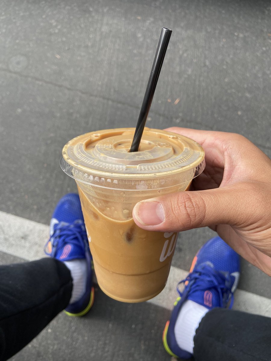 creativehoop's tweet photo. #caffeinecheck #thirstythursdays @graydientLA @alexTHEgeeORTIZ  @hillaryybrownie @KeeganThomson_ @hamburgled @ajlising https://t.co/n3BXXN4TcW