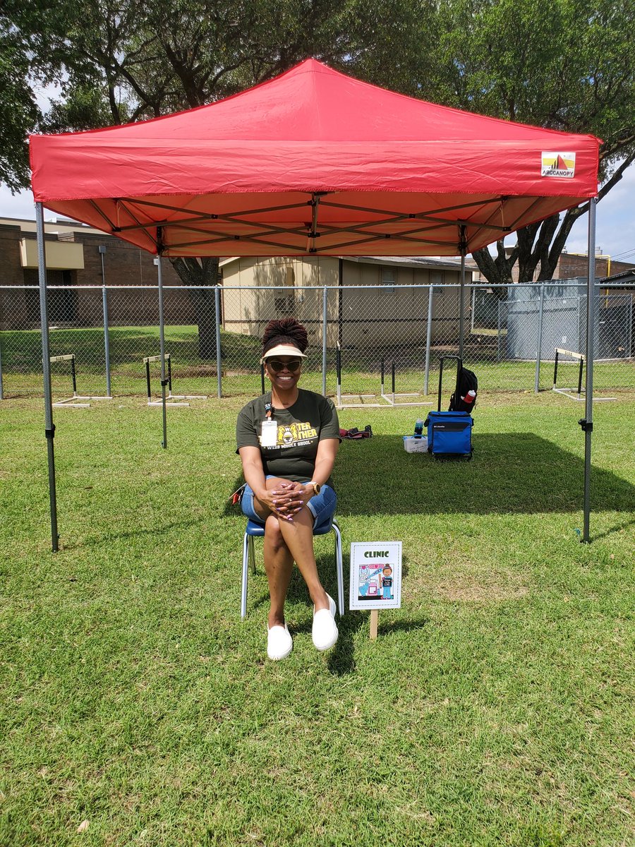webbnursingdiva's tweet photo. Nurse Fields on duty for the our 1st Webb Bear Bash! Students are having a great time! @Webb_Bears @GISDhealth https://t.co/QyXGOH8u0o