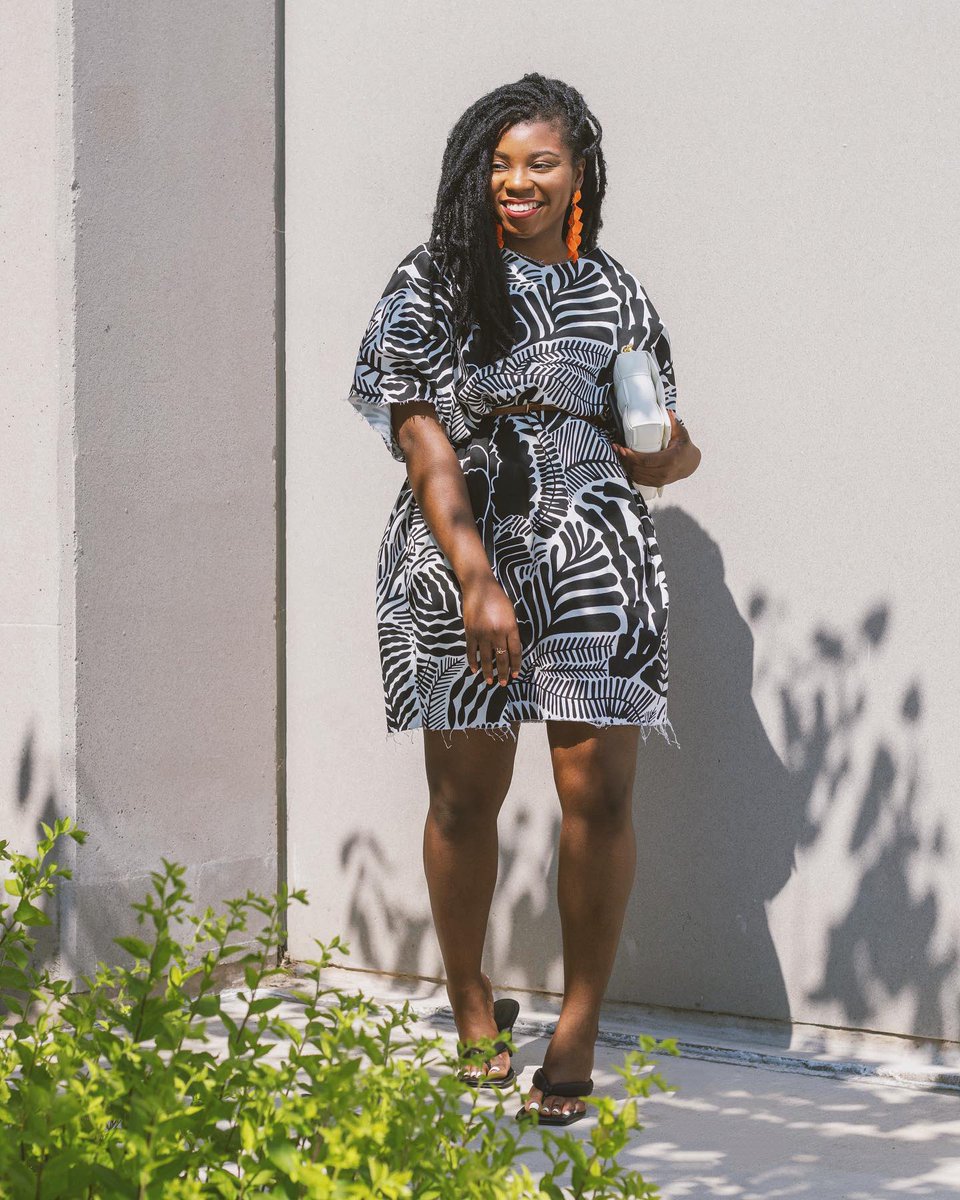 KemiTheStylist's tweet photo. Share one of my favs on the feed today ! Check out @neeshavalore ! Use code KEMI20 to get 20% off your purchase today ! 

https://t.co/bLZrOLqh8v https://t.co/6yxUPgKMgH