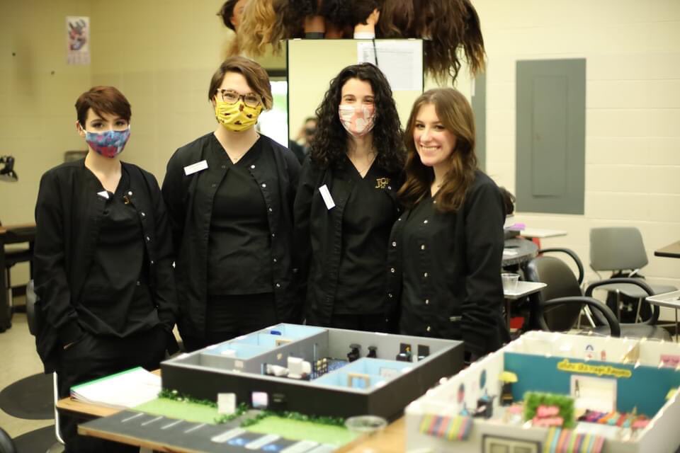 JonesCollege_'s tweet photo. There's still time to be a part of this dynamic groups! Cosmetology applications are due tomorrow! Visit https://t.co/8lAJKFJWZH to learn more. #JCSummer #JonesCosmetology #ChooseJCCTE https://t.co/9GlRiMepe4
