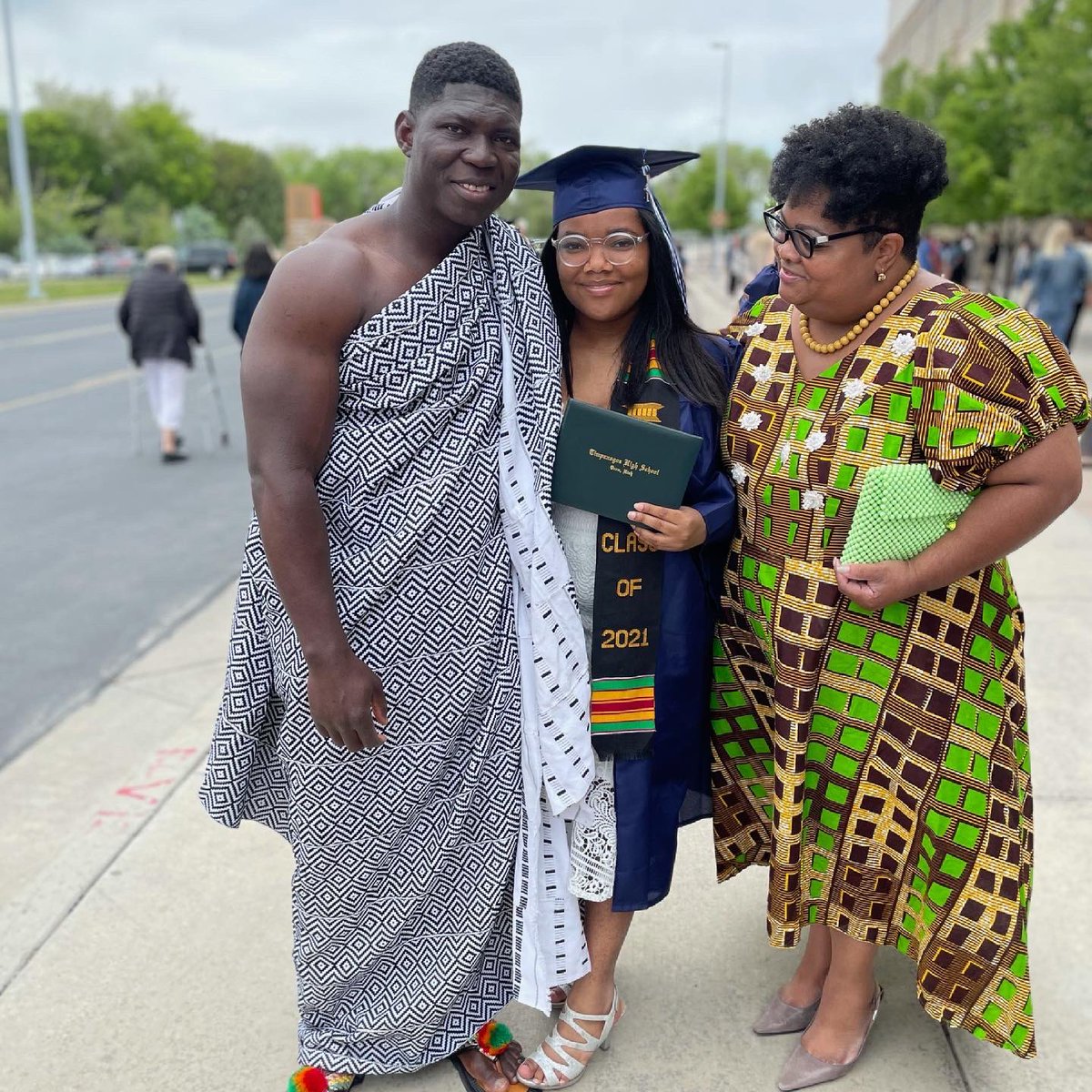CaribbeanPoet's tweet photo. I call her my daughter, the warrior! @rjmartial 
#congrats #classof2021 #HighSchoolDiploma #HowardUniversity #HBCU #HU25 https://t.co/4Zo9rfOkOL