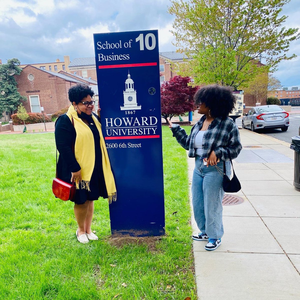 CaribbeanPoet's tweet photo. I call her my daughter, the warrior! @rjmartial 
#congrats #classof2021 #HighSchoolDiploma #HowardUniversity #HBCU #HU25 https://t.co/4Zo9rfOkOL