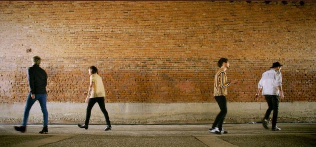 In the end of this year. In the end или at the end. Аватарка the end. This is the end. In the end of this year.