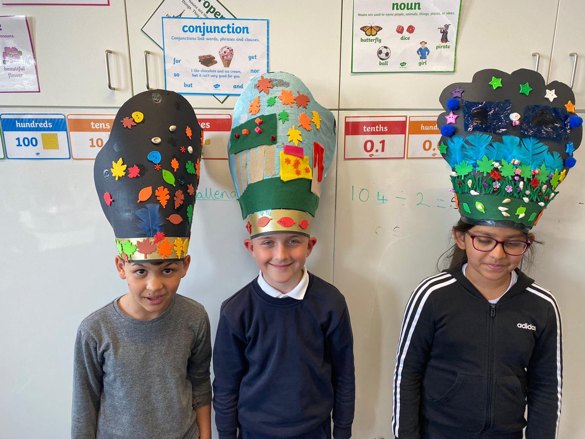 mrlev's tweet image. Y4 designed ‘Rambling Isle Sea Wigs’ inspired by ‘Oliver and the Seawigs’. #seawigs @jabberworks