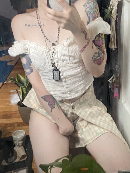 When am I ever not horny. Earlier femboy peach skirt nonsense, maybe I should take ass pics in it...