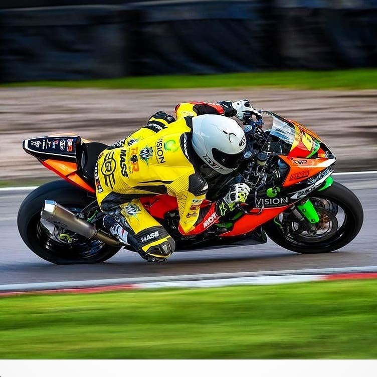 Great test for @ready4racing.team Rider @georgestanley_6 going P3 overall at Oulton Park 🔥
#MassSportsUK #MassSports #customsuits instagr.am/p/CPYfRG0HBVL/