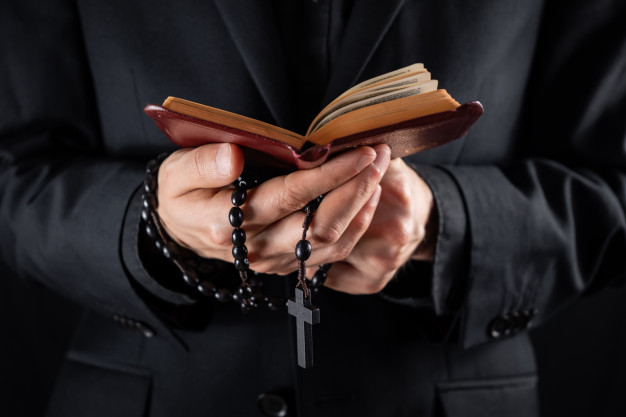 ParoleTv2000's tweet photo. La domanda di oggi è: Chi può interpretare la #bibbia? Ne parlano a #Leparoledellafede, Rosanna Virgili e don Flavio Dalla Vecchia direttore Istituto Superiore di Scienze Religiose @Unicatt di Brescia
#28maggio
19.30
@TV2000it https://t.co/sRkxm7UVF3