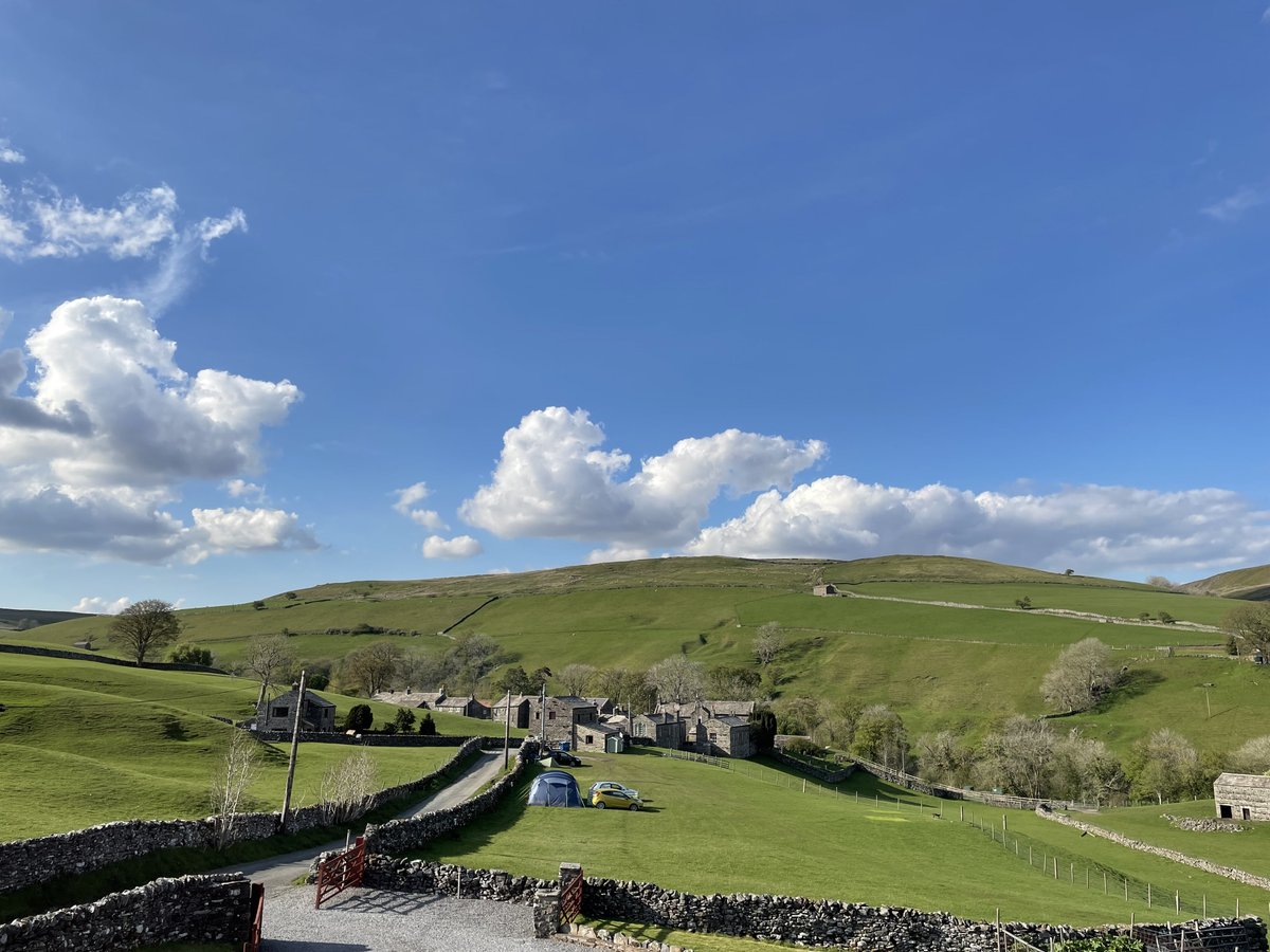 keldcentre's tweet photo. The rain has gone … at least for today. #Keld in the early evening sunshine. https://t.co/J2rRh6HlBI