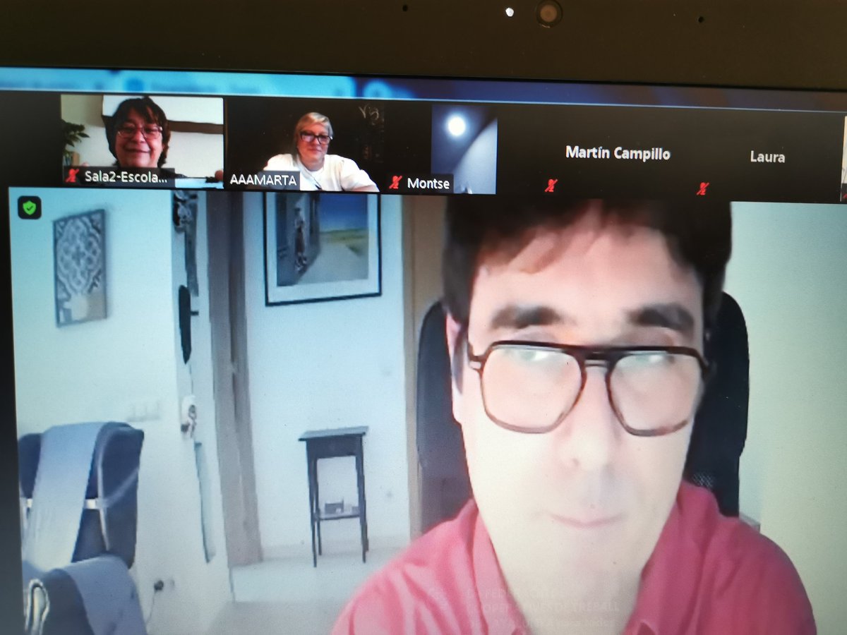 EscolaSolc's tweet image. Estem celebrant els XXVIII Jocs Florals de les @EscolesCoop en aquests moments, amb més de 90 participants... i en @MelciorComes! La Laura de #2PRI, el Biel de #6PRI i la Martina de #4ESO han estat premiats en poesia. Enhorabona a tots 3, i no deixeu d'escriure!!