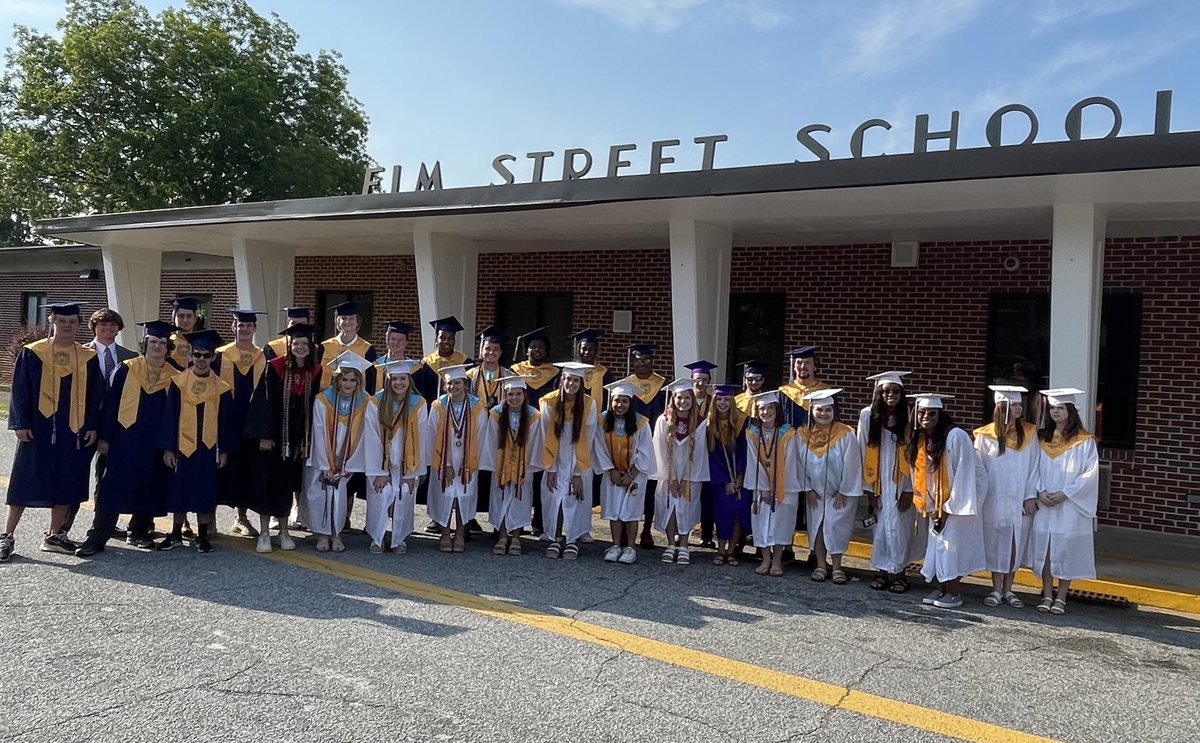 ElmSt5th's tweet photo. Congratulations to the NHS Class of 21!  We are so proud of you! 💙 https://t.co/CASkMruVAa