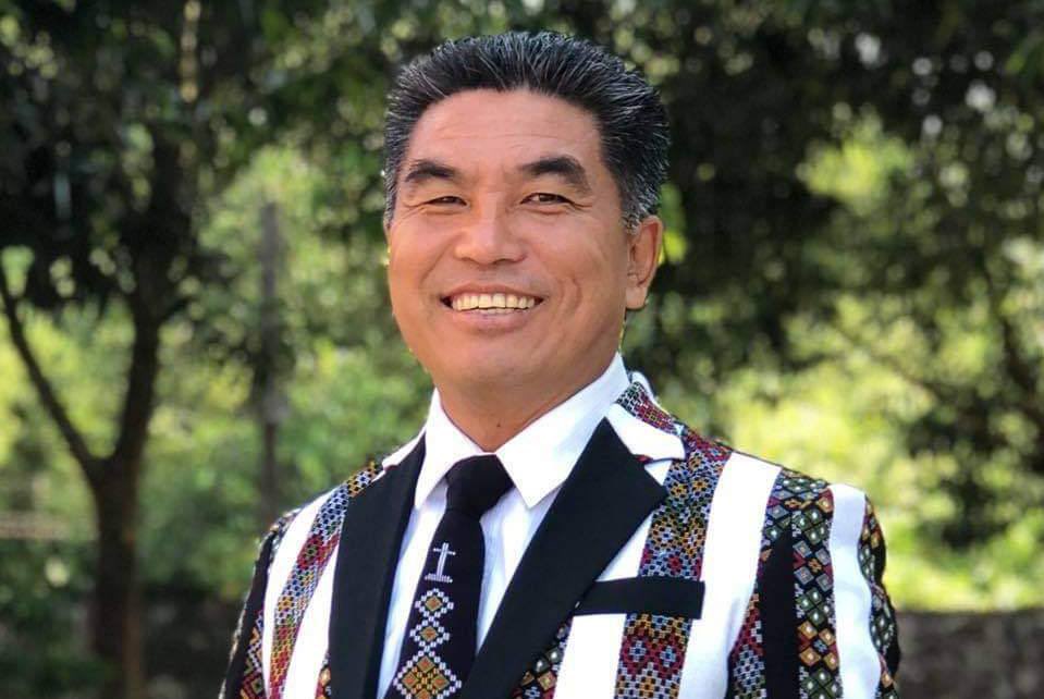 Junta raided house of Chin Christian Reverend “Rev. Dr. Peter Za Hlun Thang” in Hmawbi tsp on May26 &amp; brutally beaten the family members because his son shared the post of Miss Myanmar. 
#May27Coup
#StopInternetRestrictions
#WhatsHappeningInMyanmar