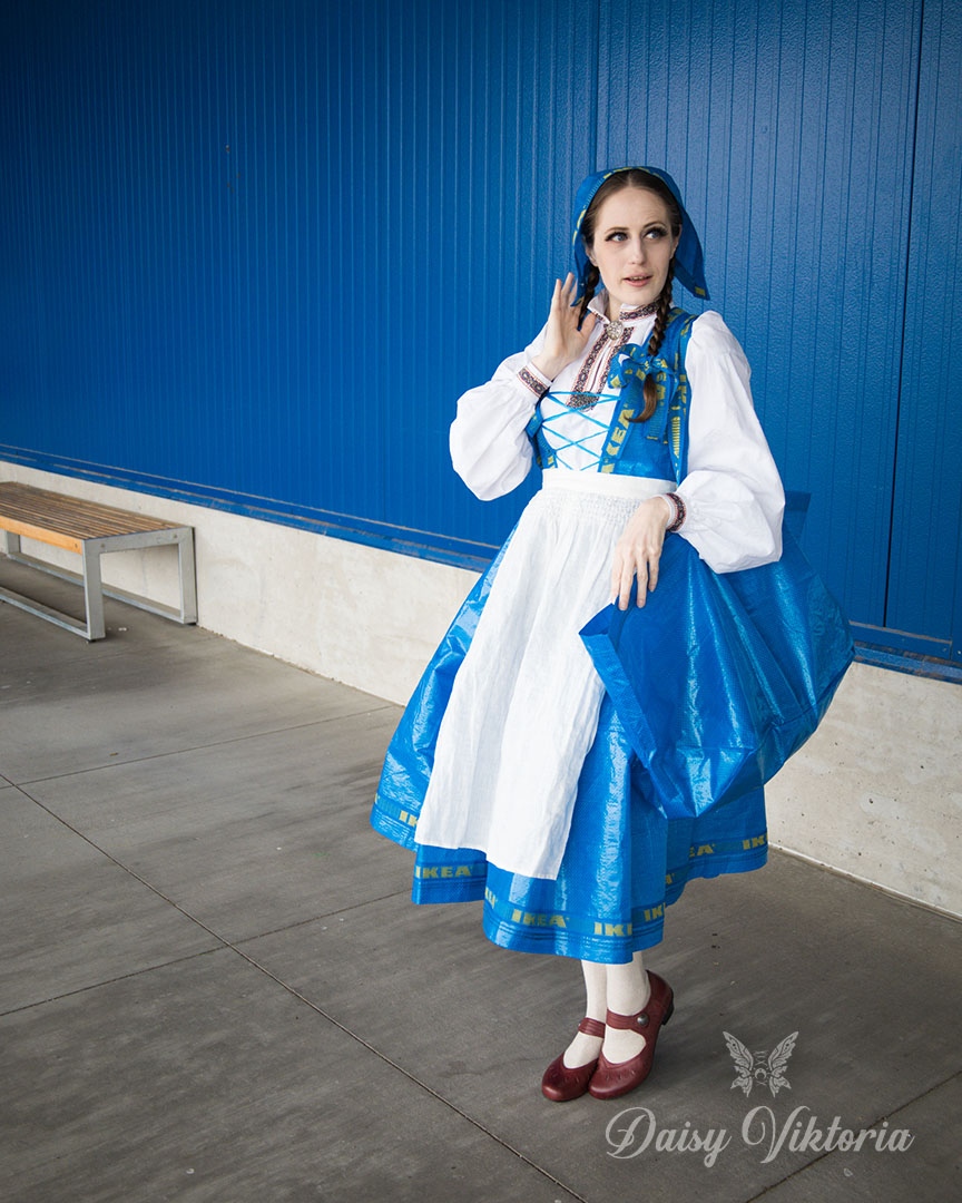 daisyviktoria's tweet photo. I felt like such an editorial fashion model in this shot! 
Video about how I created this dress on my Youtube!

#folkdress #folkcore #swedish #sweden #ikea #ikealove #iloveikea #ikeabags #fairytale #youtuber #norway #bunad #scandinavia #scandistyle #dirndl #dirndllove #vikings https://t.co/V3u3xbx6Ye