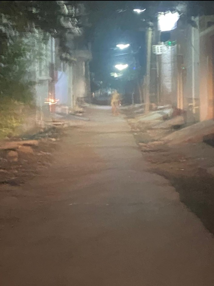 Paprawat me pani ki pipeline ke liye khudai ki thi.1.5 mahine ho gye.. mata mandir se tijwali johad tak road aise hi khod kar chod di..
Ab iss road par pani ke tanker nahi aa paate,ambulance bhi nahi aa pati, gaav ke  logo ko bhot  problem ho rahi hai...
<a href="/Ceo_djb/">Delhi Jal Board</a> <a href="/DelhiJalBoard/">Delhi Jal Board</a>