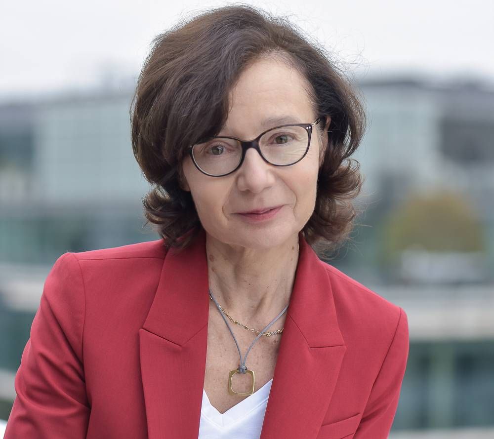 businessimmo's tweet photo. « Au cœur d’une crise du logement exacerbée par le #coronavirus, @CDC_Habitat a choisi de se placer en moteur de la relance de la construction en 2020. Une position que l’opérateur entend poursuivre cette année » ➡ https://t.co/p4WpAYZ9oY https://t.co/87xL5omDdd