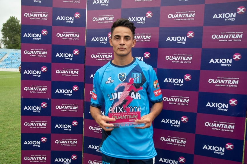 cielosports's tweet photo. #EDLP 🦁 @JoaquinTabares 

"Si no pasa nada raro, Estudiantes cerrará dos incorporaciones en las próximas horas"

👉 Ricardo Ramírez, mediocampista de #SanTelmo, a préstamo  

👉 Silvio Martínez, jugador de @defeweb https://t.co/X9sI6htb3i