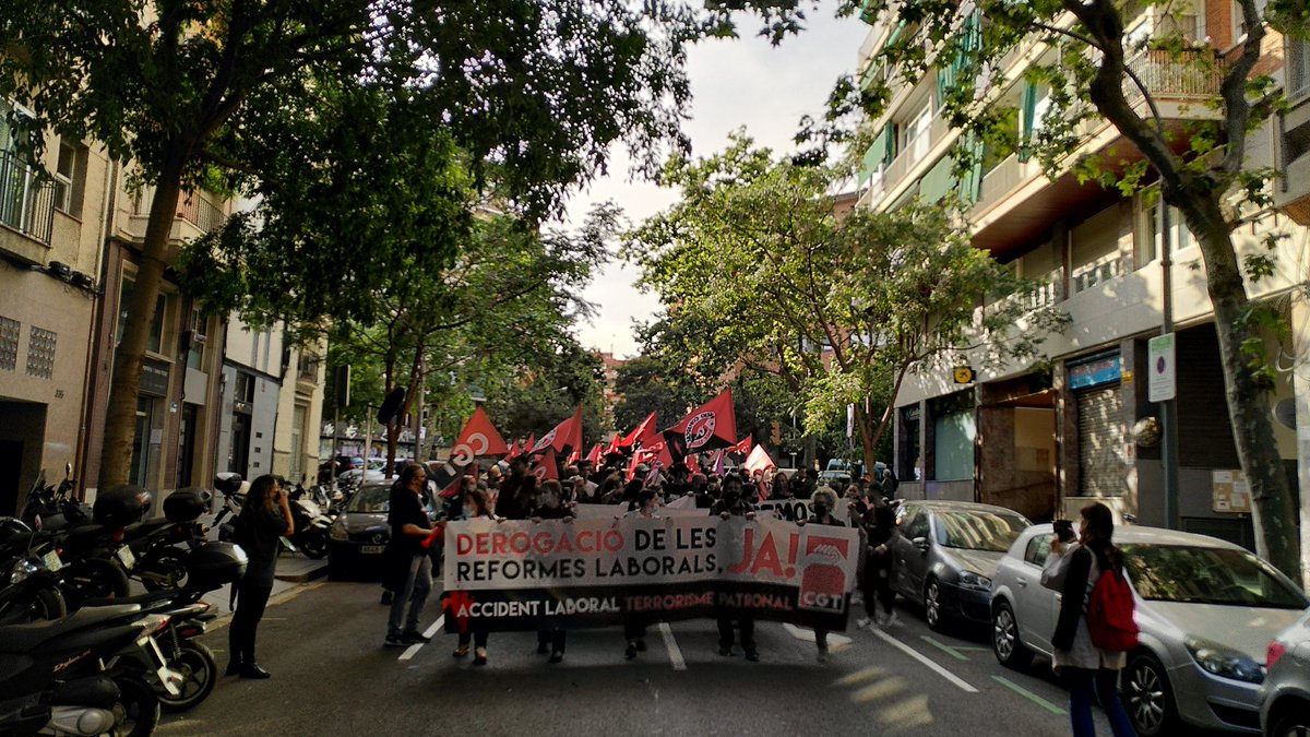 CGTBarcelona's tweet photo. La @CGT volvemos a tomar las calles porque estamos hartas de que nos exploten y precaricen!!! Derogación reformas laborales ya!!! https://t.co/SGuwtweLKa