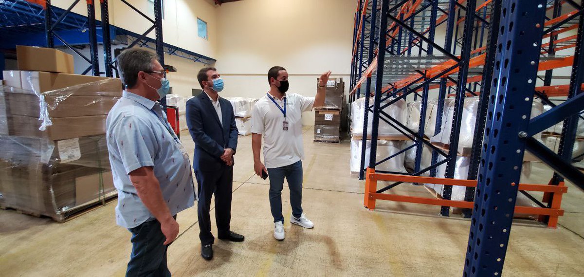 piza_batiz's tweet photo. Hoy visité  las instalaciones de Prime Air en SJU. Es una compañía puertorriqueña familiar de logística aérea y marítima. Pude apreciar las inversiones que han realizado y cómo le sirven a la industria farmacéutica. Gracias a Iris,Tom y sus hijos por la invitación. @fortalezapr https://t.co/8ykYmLHsF7