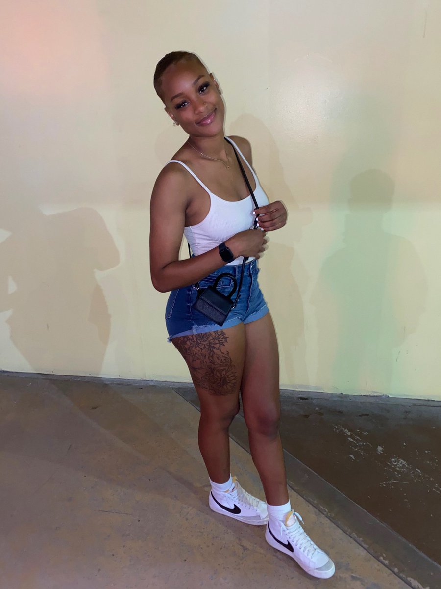queenliv0's tweet photo. Simple but cute. https://t.co/CSJZf8JuMC