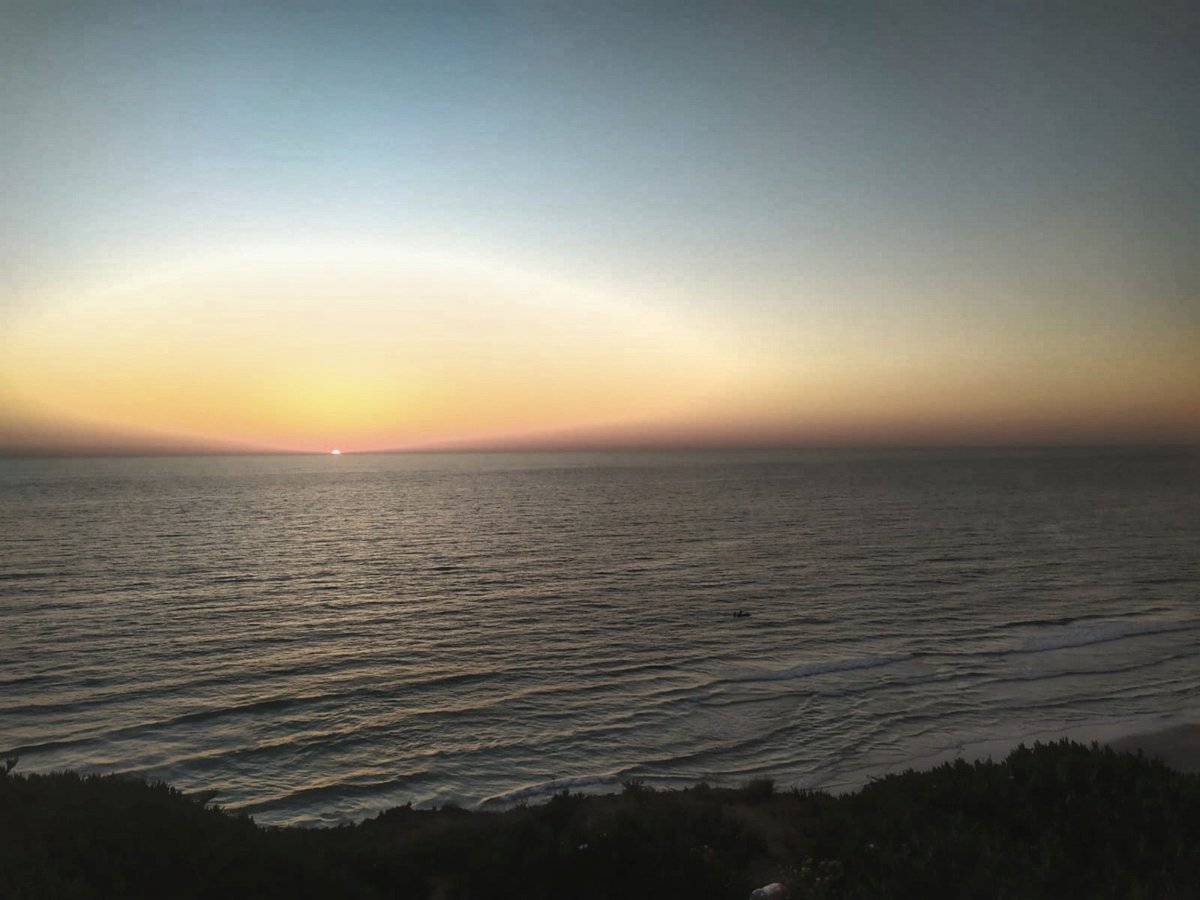 bad_miri's tweet photo. ערב טוב טוויטרס🌅
#Lastrays 
#Horizon https://t.co/jUyIBoYUWf