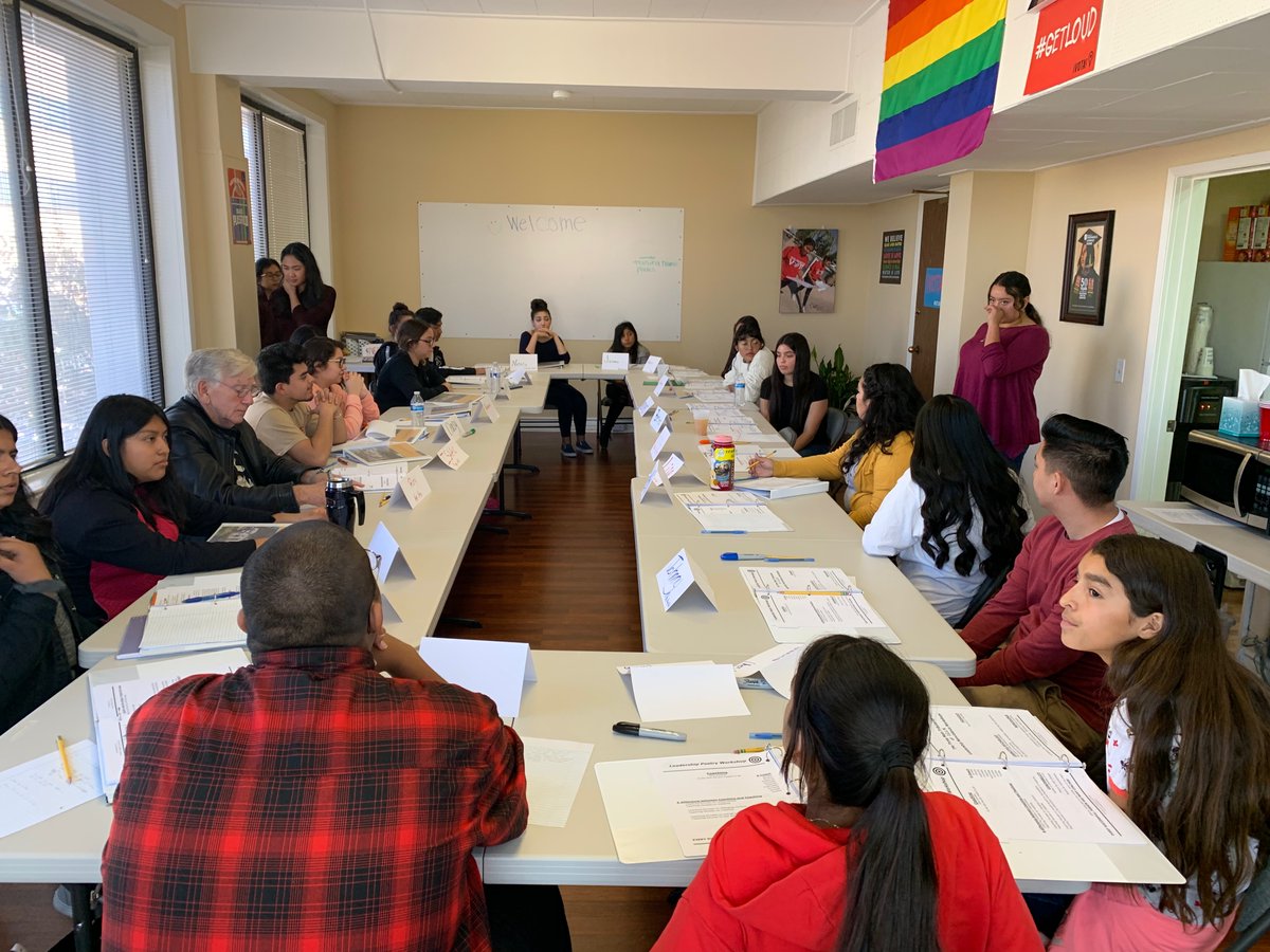 DoloresHuertaFD's tweet photo. #DHFThrowbackThursday to DHF’s Liberated Youth for Empowerment (LYFE) program #poetry class! Youth had the opportunity to gather safely and share their thoughts, feelings and beliefs through creative outlets among their peers. https://t.co/8g280YSE92