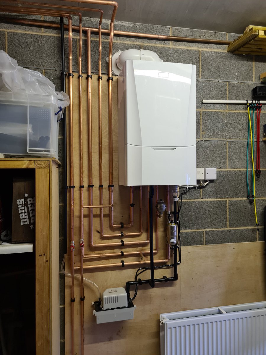 HeatingKraken's tweet photo. Old problematic Vaillant out new ideal Vogue in #pipeworkoftheweek @idealheating https://t.co/jz4YIyLCBf