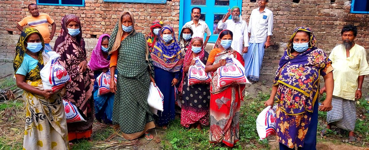 mba_bd's tweet photo. COVID-19 Program of at 2021 of @mba_bd has distributed commodity supported to the Covid 19 community people. In presence of honorable Founder President @AYMSaifulIslam1
residents of the Community people  who needs groceries and other essentials goods is distributed to them https://t.co/sTGtmhEC1J