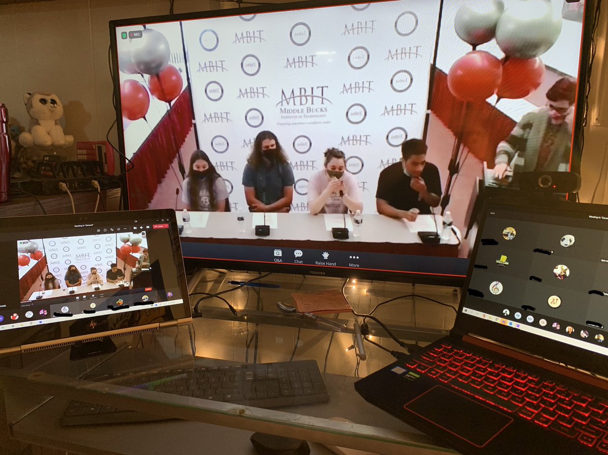 WolfPackClass's tweet image. Huge shout-out and thanks to @middlebucks for hosting a virtual visit for our sixth graders. You&apos;re such a tremendous asset to our community and your programs are🔥. Thank you!