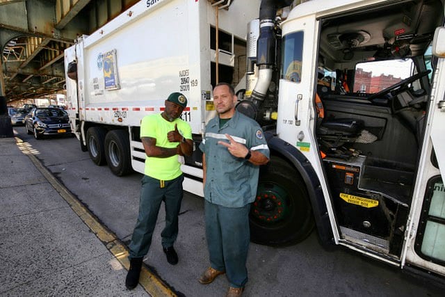 NYCSanitation's tweet image. They quickly jumped into action – going in the building and helped guide her out to safety.They stayed with the family until @FDNY arrived, and helped them into the ambulance –before going back to finish their collection route.Thankfully, no serious injuries. #NewYorksStrongest