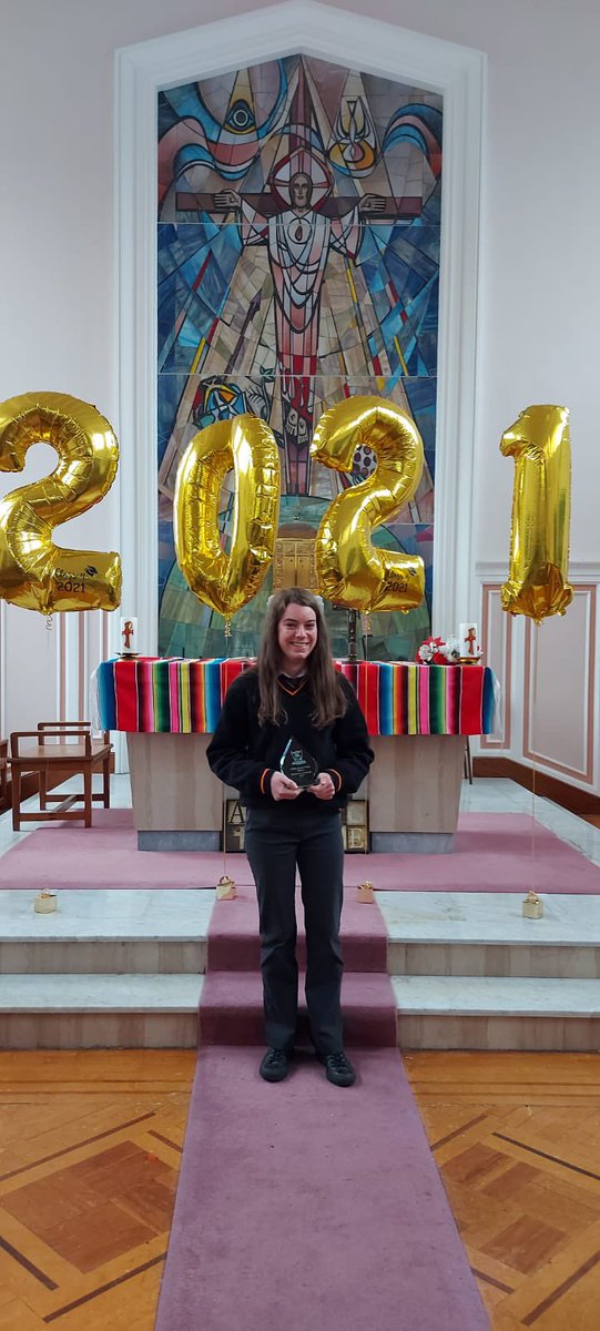 ccn_school's tweet photo. TY students were presented with their awards today. Huge congrats to Orla, Sarah and Àine who won the Spirit of TY award &amp; to Josh Hanover who won TY Student of the Year👏🏻 @ceist1 https://t.co/lPhysXRnj8