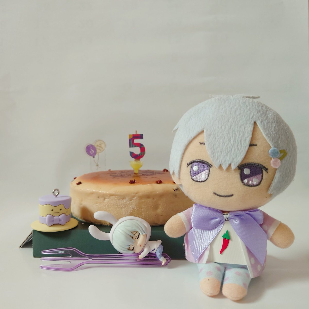 ロラン 壮五さん お誕生日おめでとうございます 希望能聽到更多你的歌 希望你能在音樂中獲得一切的美好與幸福