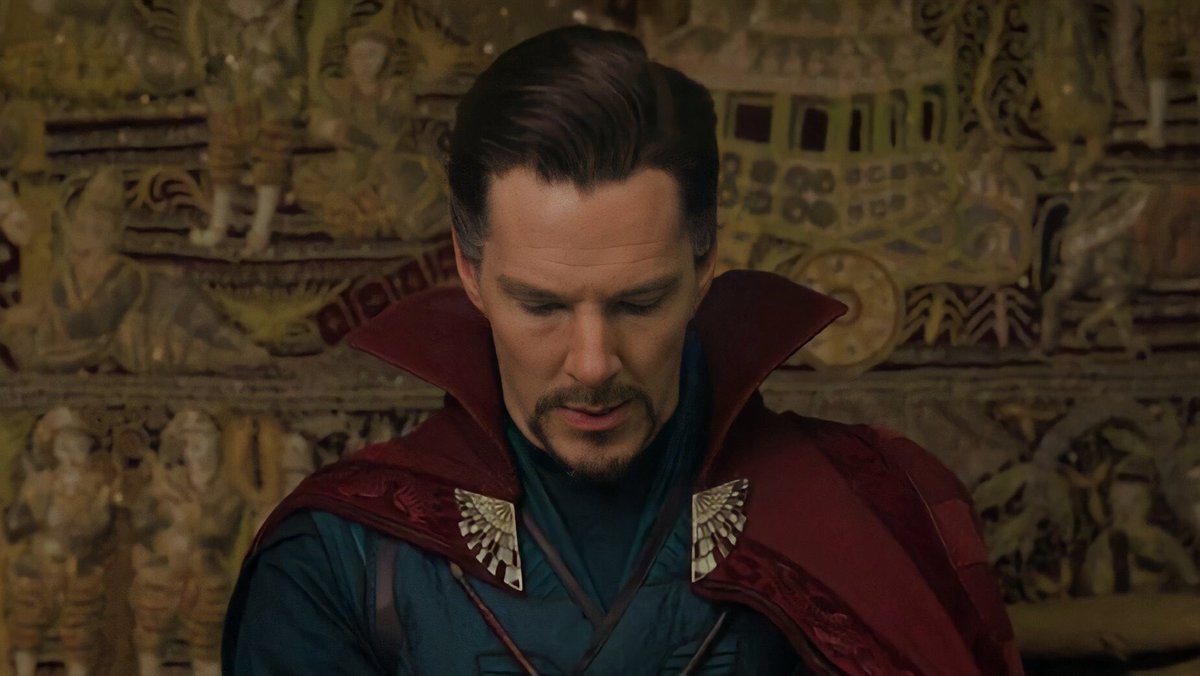 RT @DrStrangeUpdate: Benedict Cumberbatch as Doctor Strange in Thor: Ragnarok. https://t.co/0mrOdq4LrE