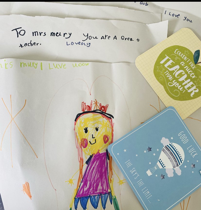 Final placement complete with my lovely little Primary 1s 🌟🌈🤍 So lucky to have been in such an amazing school with an amazing class and teacher! I am so excited to officially be Miss Murray 👩🏼‍🏫🌈🤍🌟💕