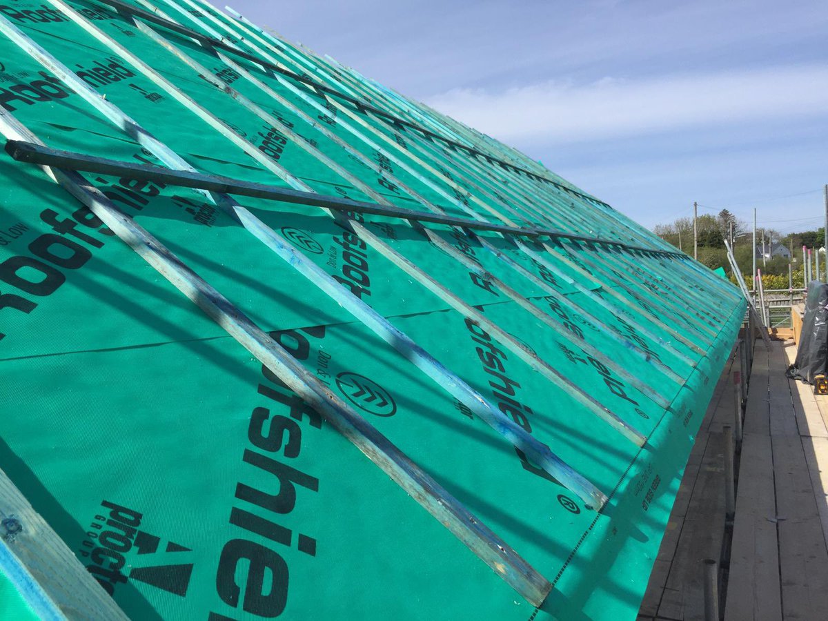 Penninetimber's tweet photo. #timberframe all watertight in #Anglesey https://t.co/I8unUgy6Zd