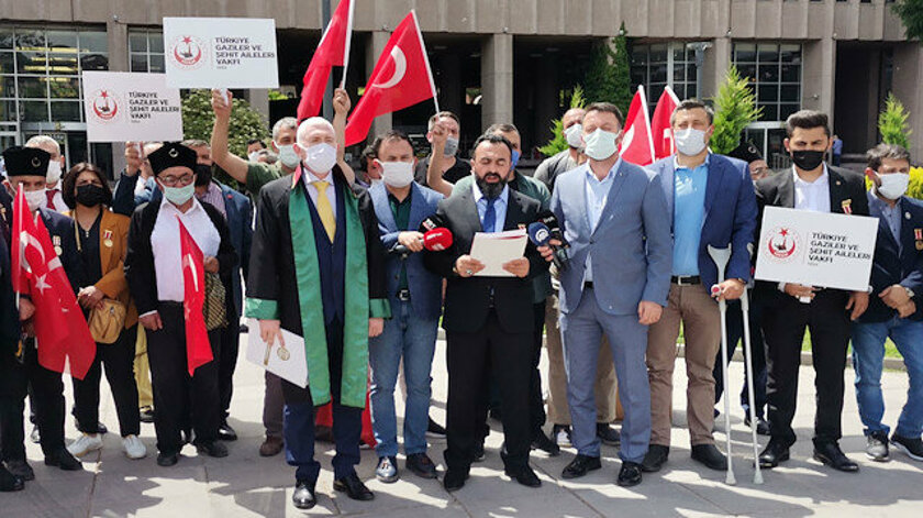 Terör örgütleri, uyuşturucu ve mafya çetelerine karşı tavizsiz mücadelene şahidiz. Yüce Türk milleti de şahit olsun ki, bu kutlu mücadelede seni asla yalnız bırakmayacağız...
<a href="/suleymansoylu/">Süleyman Soylu</a> 
#SüleymanSoylu